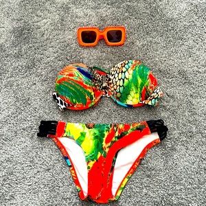 Summer time fine bikini set comes with glasses